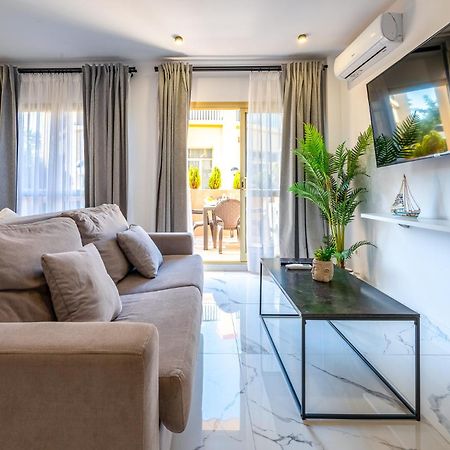 OleHolidays 601 Romana Playa junto al mar Apartment Marbella Bagian luar foto